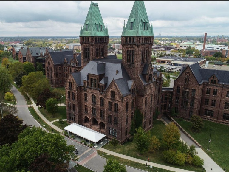Read more about the article Beautiful Pictures of the Richardson Olmsted Complex