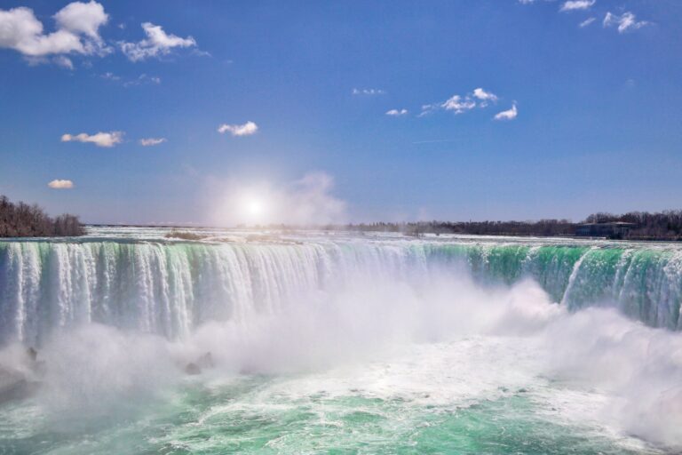 Read more about the article Niagara Falls and How it Became a Wonder of the World