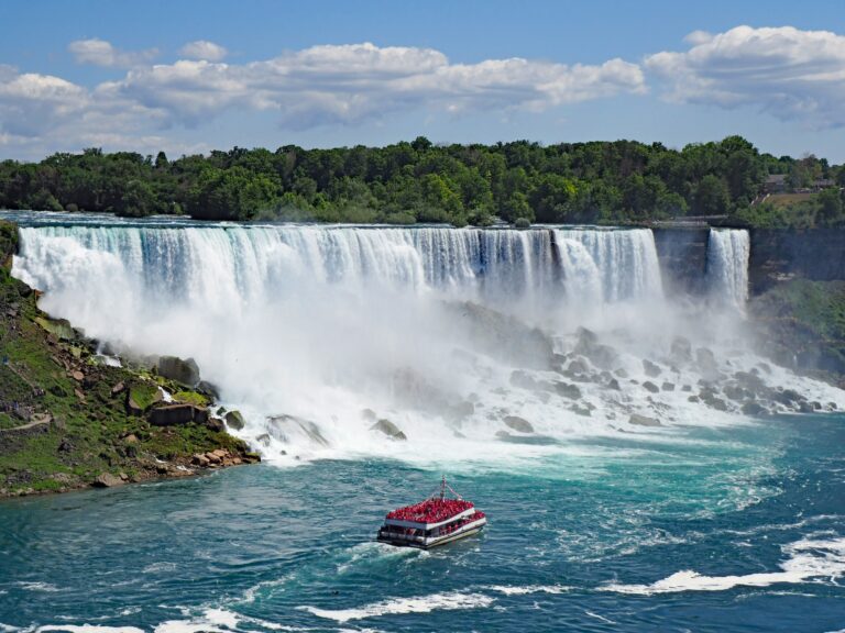 Read more about the article Maid of the Mist: One of the World’s Most Iconic Boats