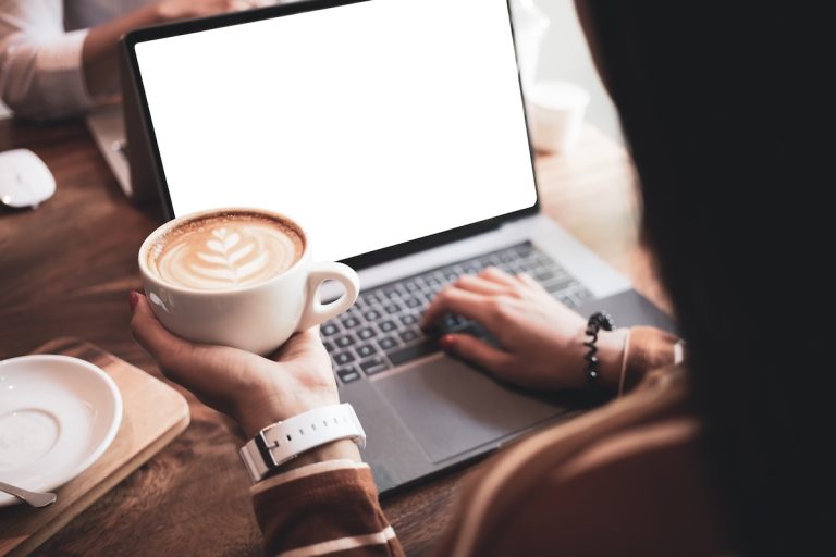 Read more about the article How to Create a Cozy Fall Vibe in Your Email Marketing